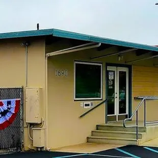 Treasure Island Mobile Home &amp; RV Park in South San Francisco offers high speed internet to its long term residents.