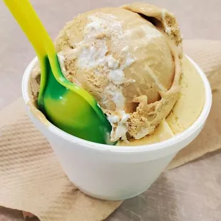 Coffee and Cream/Butterbeer with color changing spoon