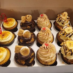 Crème brûlée,campfire, tiramisu and chunky monkey  Tiramisu Cupcake