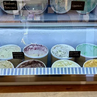 Freezer of ice-cream flavors