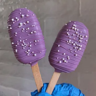 Ube cake pops