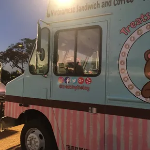 Treats by the Bay Food Truck