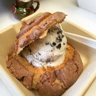 Chocolate concha with cookies and cream ice cream sandwich!