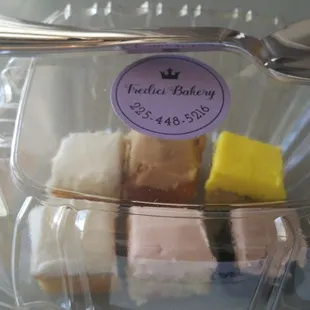 Cake sampler