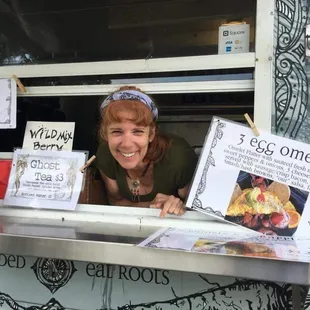 Hi, I am the owner of the Tree Dog Roots food truck in Tampa. Come get SMASH!