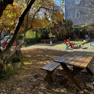 Backyard &amp; outdoor seating