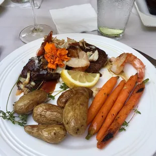 Seafood & Medallions