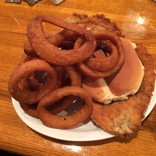 Breaded Tenderloin Sandwich w/ onion rings