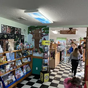 Mini library with a few tables