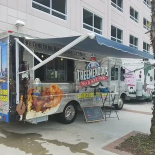 Treemendous Sea and Soul Food Truck at Greystone Park today 6.18.18 from 11AM to 2PM