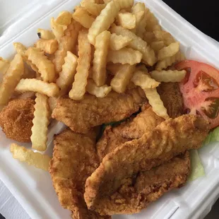 Tiggerfish plate. $12