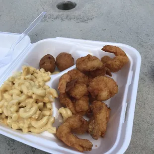 Shrimp basket with Mac and cheese