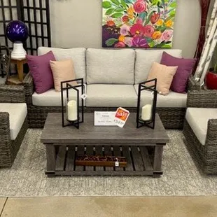 Cushioned set by Ratana