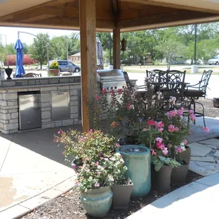 Spend time with family &amp; friends in your outdoor kitchen!