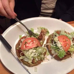 Delicioso Sopes