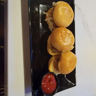 3 mini sliders.