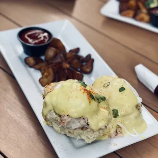 Crab Benedict