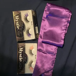Eyelashes, edge holder.