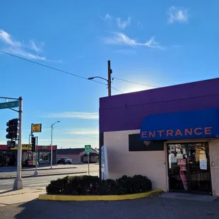 Washington &amp; Menaul store street view