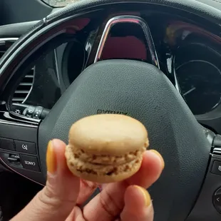 Tiramisu macaron