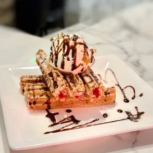 CHURROS &amp; ICE CREAM