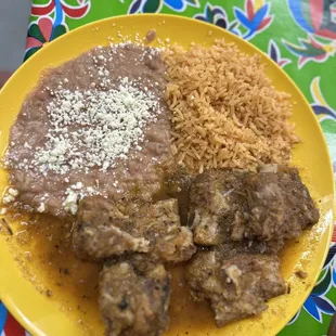 Costillas de  puerco/ pork ribs in green sauce