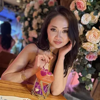 Alina M.