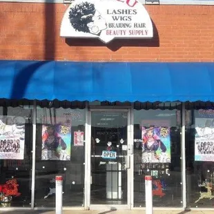 This is the store next door to , ( Central Nails. )