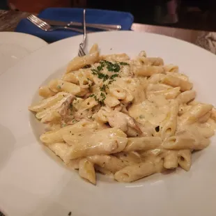 penne alfredo