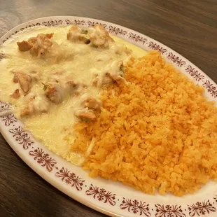 Pollo de crema with cheese on top and no beans