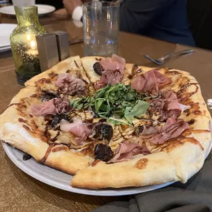 prosciutto &amp; fig flatbread