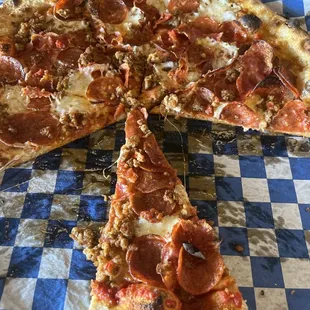 Trevor 's Combo Pizza