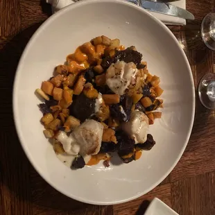 wood-fired scallops with potato  medley and butter sauce, fabulous!