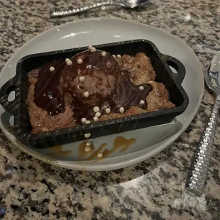 Skillet cookie