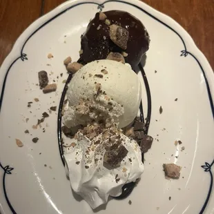 Chocolate Ganache Cake - very dry and cold, very difficult to eat. Would not order again.