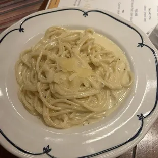 Alfredo pasta from the kid's menu. Nice and creamy!