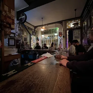 Trials Pub at its neighbourhood best: everyone in this photo either lives or works on the same block as Trials.