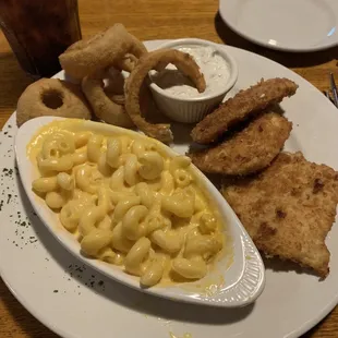 Fish, onion ring, Macaroni &amp; Cheese