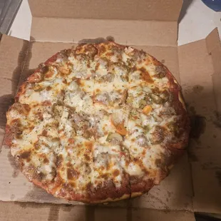 Cheese, sausage and giardinera pizza