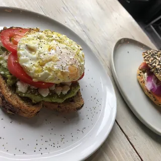 Extra Avo Toast