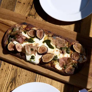 Fig &amp; Prosciutto Flatbread Pizza