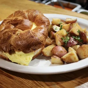 Croissant sandwich