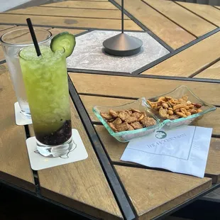 Complimentary snack blend with beverage