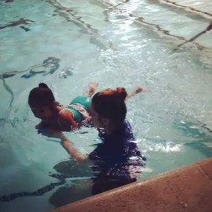 Miss Samantha does a great job with the kids, she makes it so fun to learn, and my daughter love her.