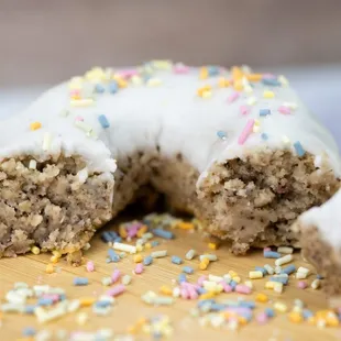 Our Vegan Vanilla Sprinkled Keto Donut is waiting for you!