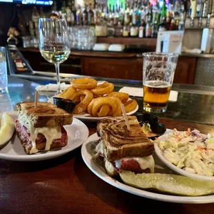 The Super Rueban was on point - fresh, delicious marble rye and that slaw - solid 5.