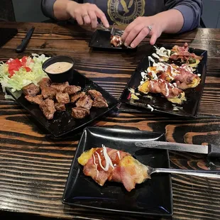 Good food. Great atmosphere. Waitress was great. We come here at least every other month. Cajun steak tips are gooooood