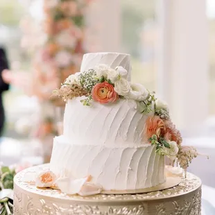 Side view (top tier was intentionally placed offset to accommodate florals)