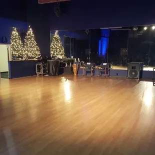 Beautiful big ball room for events and classes