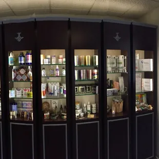 Natural, organic, trendy retail and gifts.